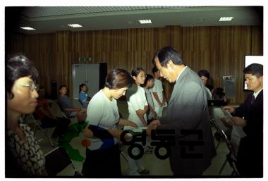 충북장학금전수 및 영동장학금전달 사진