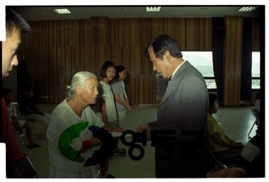 충북장학금전수 및 영동장학금전달 사진