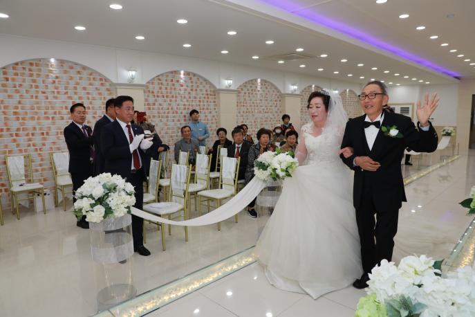 2023.10.25 영동중앙로타리클럽 어르신 합동결혼식 사진